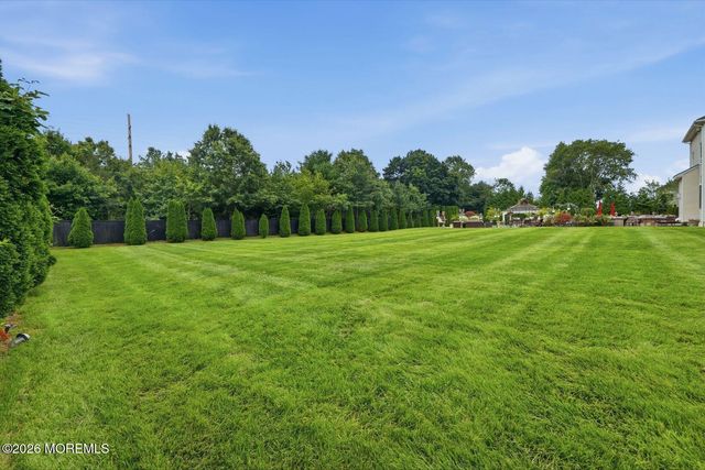 7 Crystal Court, Manalapan, NJ 07726