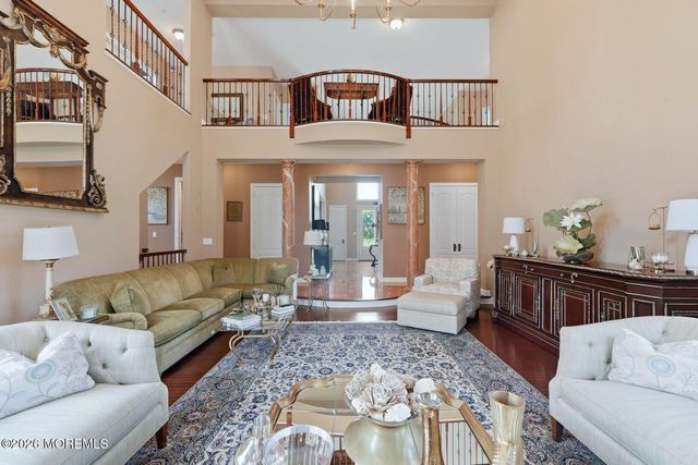 7 Crystal Court, Manalapan, NJ 07726