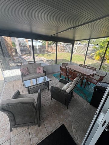 552 HAMMOCK DRIVE, Palm Harbor, FL 34683