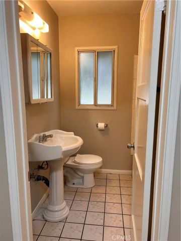 6607 Aura, Reseda, CA 91335