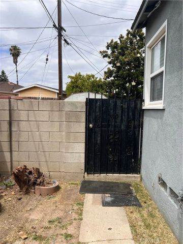 6607 Aura, Reseda, CA 91335