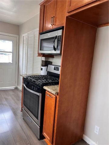 6607 Aura, Reseda, CA 91335