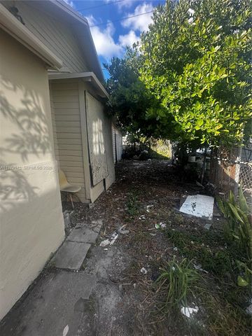 1919 SW 2nd St c, Miami, FL 33135