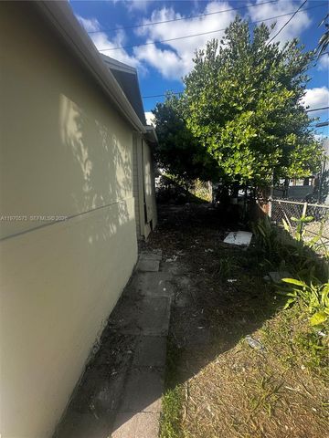 1919 SW 2nd St c, Miami, FL 33135