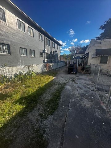 1919 SW 2nd St c, Miami, FL 33135