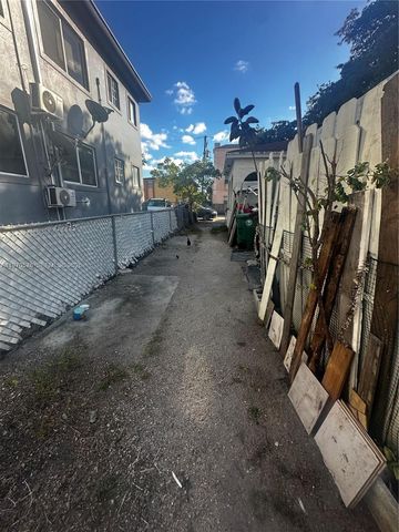 1919 SW 2nd St c, Miami, FL 33135