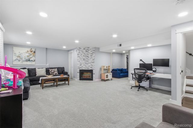 41867 Cantebury Drive, Novi, MI 48377