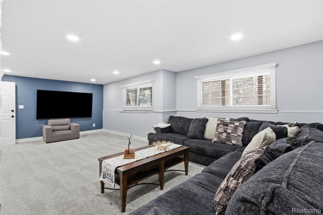 41867 Cantebury Drive, Novi, MI 48377