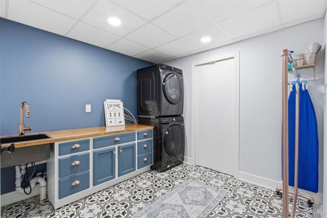 41867 Cantebury Drive, Novi, MI 48377