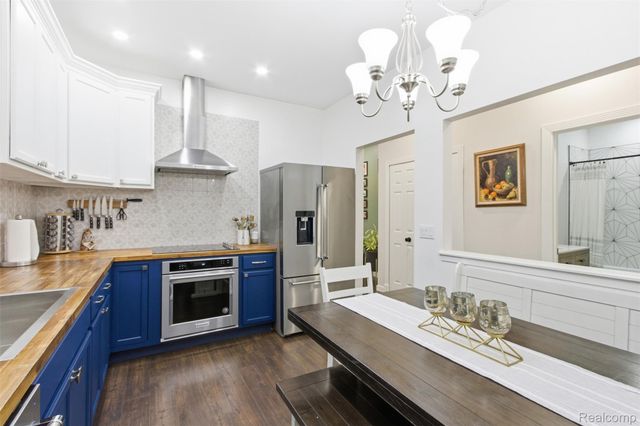 41867 Cantebury Drive, Novi, MI 48377