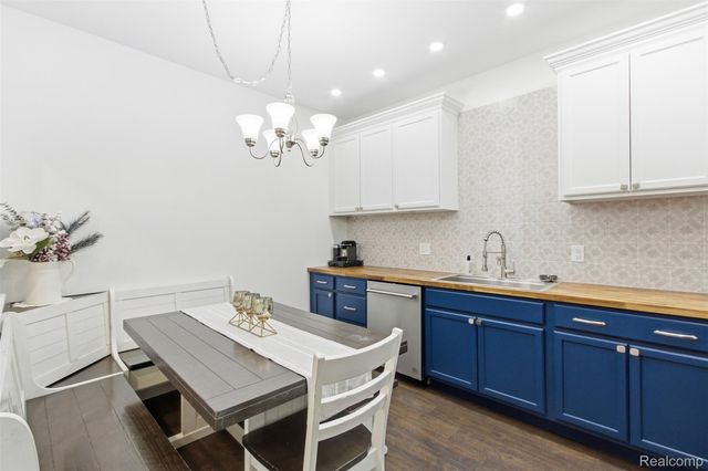 41867 Cantebury Drive, Novi, MI 48377