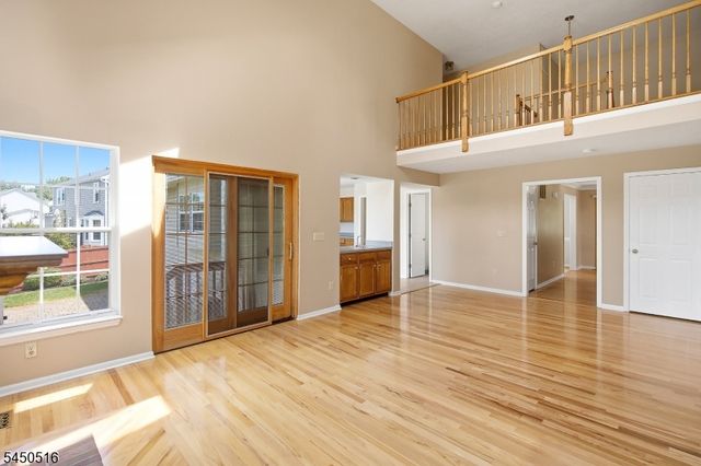 17 Bacorn Rd, Raritan Twp., NJ 08822