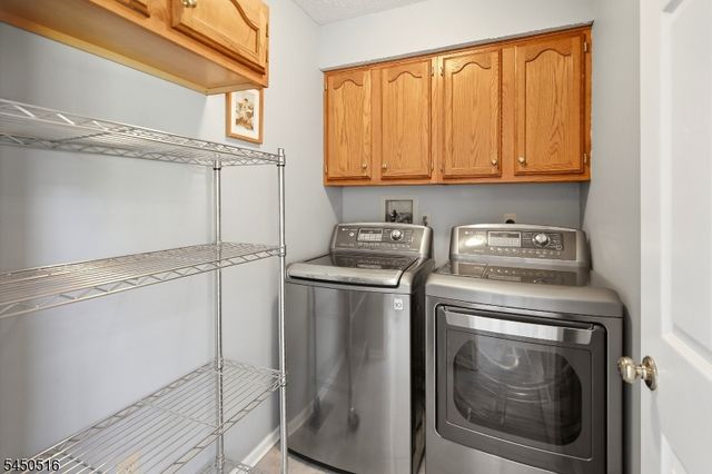 17 Bacorn Rd, Raritan Twp., NJ 08822