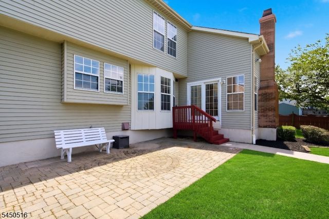 17 Bacorn Rd, Raritan Twp., NJ 08822