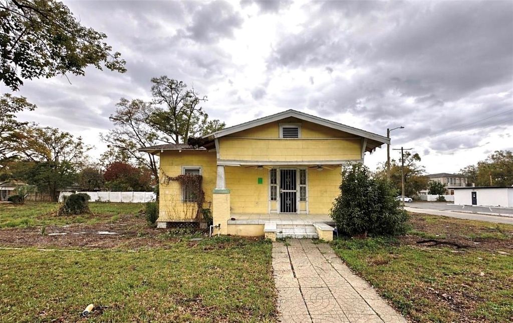 3210 N TAMPA STREET, Tampa, FL 33603