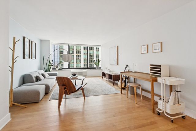 155 N Harbor Drive 2205, Chicago, IL 60601