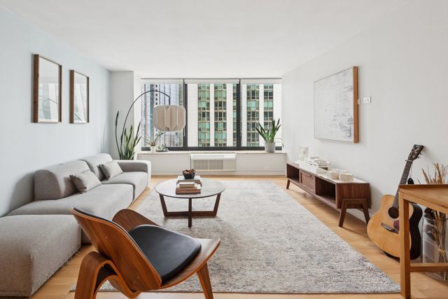 155 N Harbor Drive 2205, Chicago, IL 60601