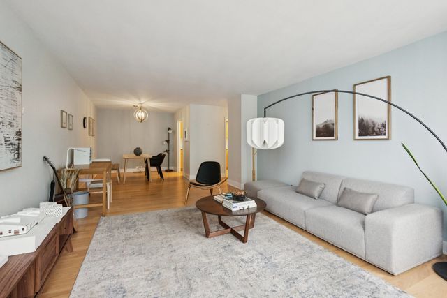 155 N Harbor Drive 2205, Chicago, IL 60601