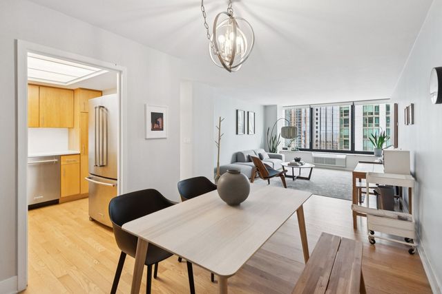 155 N Harbor Drive 2205, Chicago, IL 60601