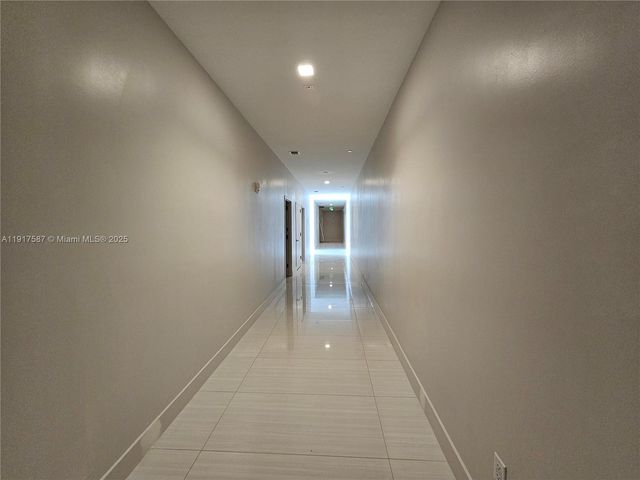 1006 E Hallandale Beach Blvd 4-205, Hallandale Beach, FL 33009