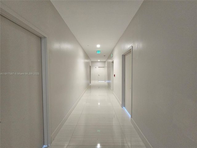 1006 E Hallandale Beach Blvd 4-205, Hallandale Beach, FL 33009