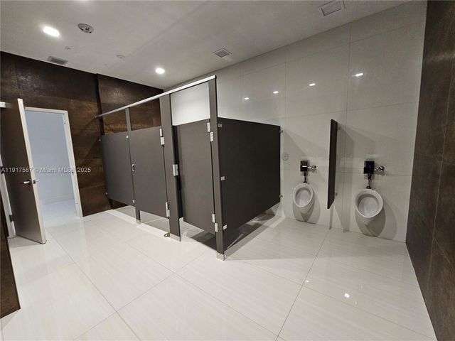 1006 E Hallandale Beach Blvd 4-205, Hallandale Beach, FL 33009