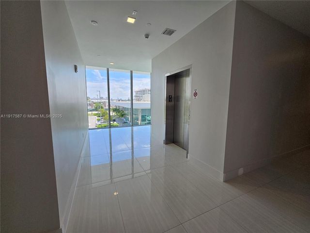 1006 E Hallandale Beach Blvd 4-205, Hallandale Beach, FL 33009