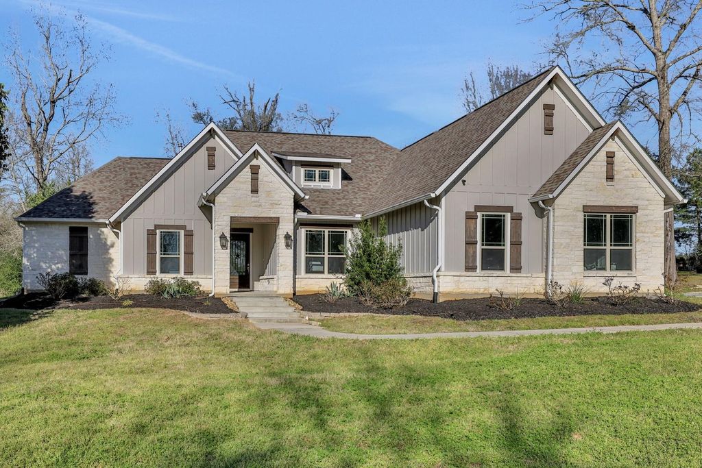 340 Pine Drive, Coldspring, TX 77331