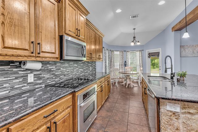 224 Cimmarron Vista Court, Runaway Bay, TX 76426