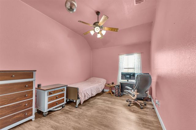 224 Cimmarron Vista Court, Runaway Bay, TX 76426