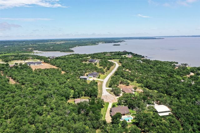 224 Cimmarron Vista Court, Runaway Bay, TX 76426