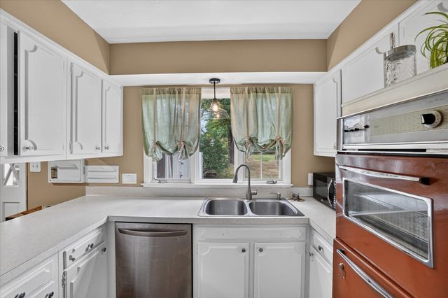 5140 N Mckinley Street, Flushing, MI 48433