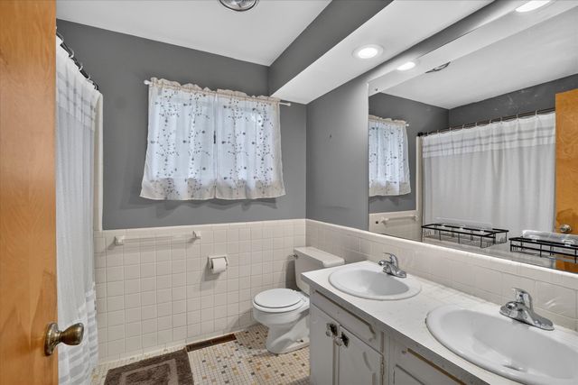 5140 N Mckinley Street, Flushing, MI 48433