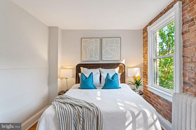 1518 MONROE ST NW, Washington, DC 20010