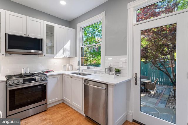 1518 MONROE ST NW, Washington, DC 20010