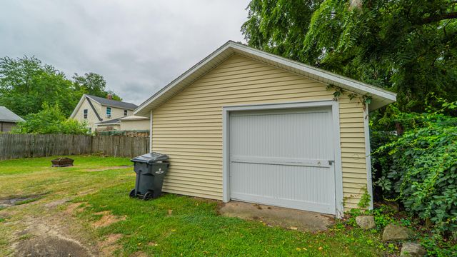 208 E Prairie Ronde Street, Dowagiac City, MI 49047