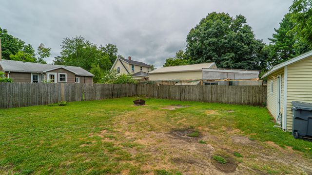 208 E Prairie Ronde Street, Dowagiac City, MI 49047