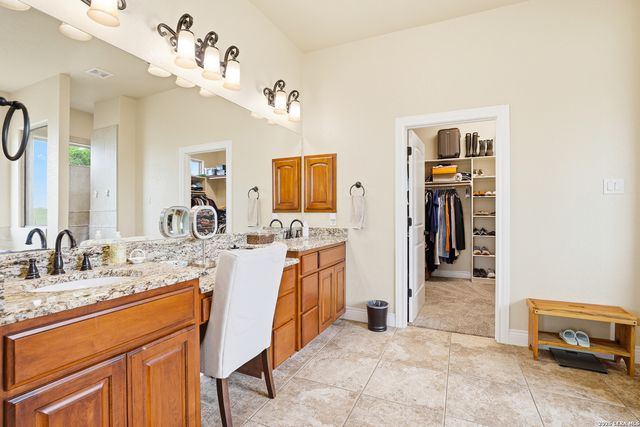 15820 Fm 539, La Vernia, TX 78121