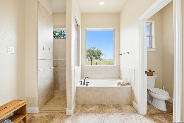 15820 Fm 539, La Vernia, TX 78121