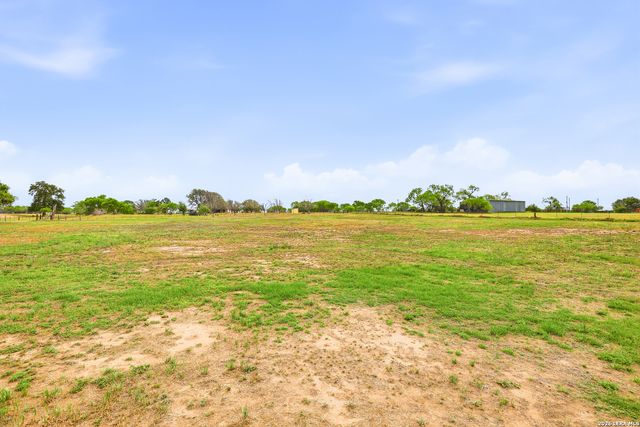 15820 Fm 539, La Vernia, TX 78121