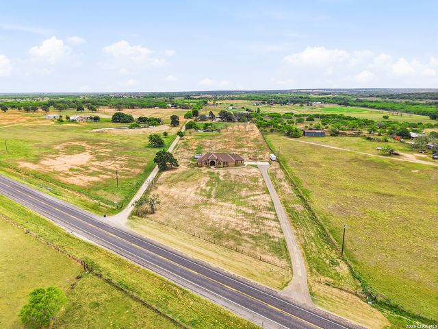 15820 Fm 539, La Vernia, TX 78121
