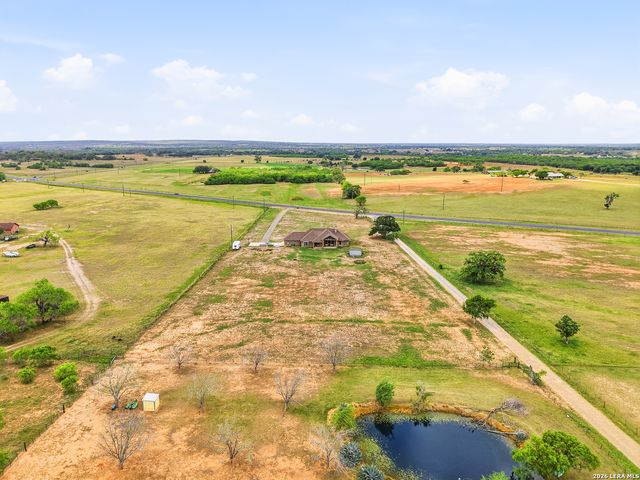 15820 Fm 539, La Vernia, TX 78121