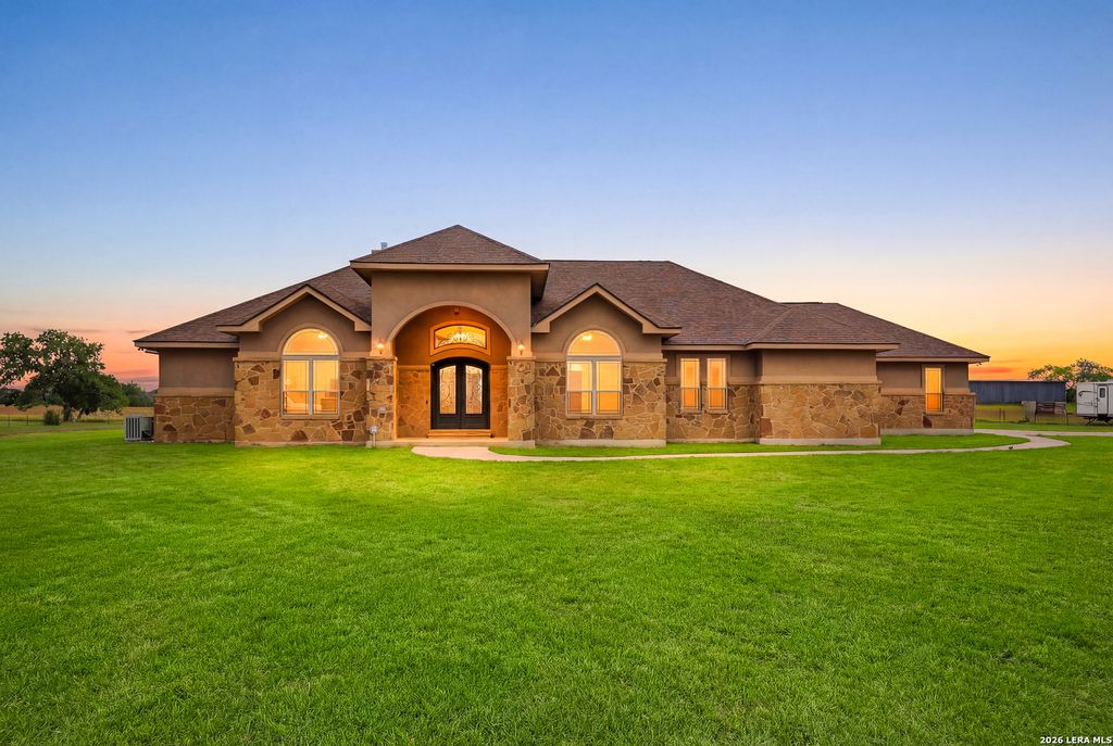 15820 Fm 539, La Vernia, TX 78121