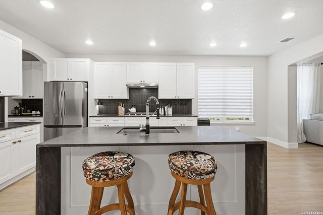 23326 WOODLAWN RDG, San Antonio, TX 78259