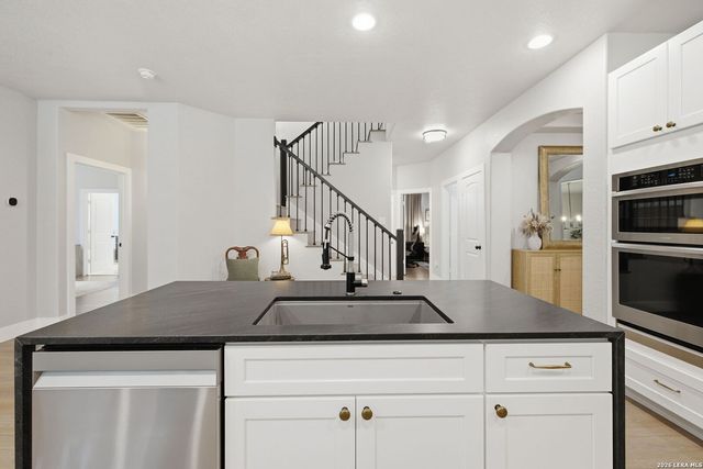 23326 WOODLAWN RDG, San Antonio, TX 78259