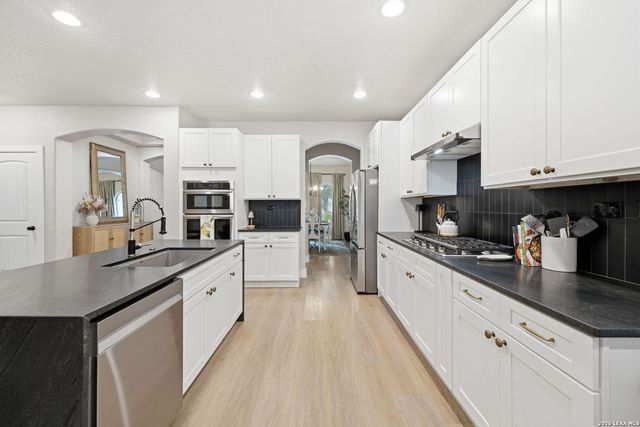 23326 WOODLAWN RDG, San Antonio, TX 78259