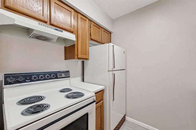 12550 Whittington Drive 610, Houston, TX 77077
