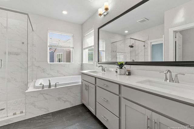 5843 Whitby Rd Unit 40, San Antonio, TX 78240