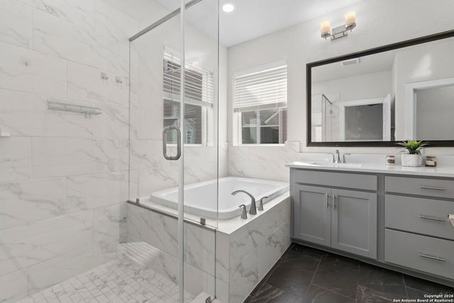 5843 Whitby Rd Unit 40, San Antonio, TX 78240