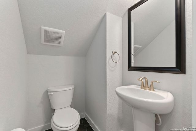 5843 Whitby Rd Unit 40, San Antonio, TX 78240